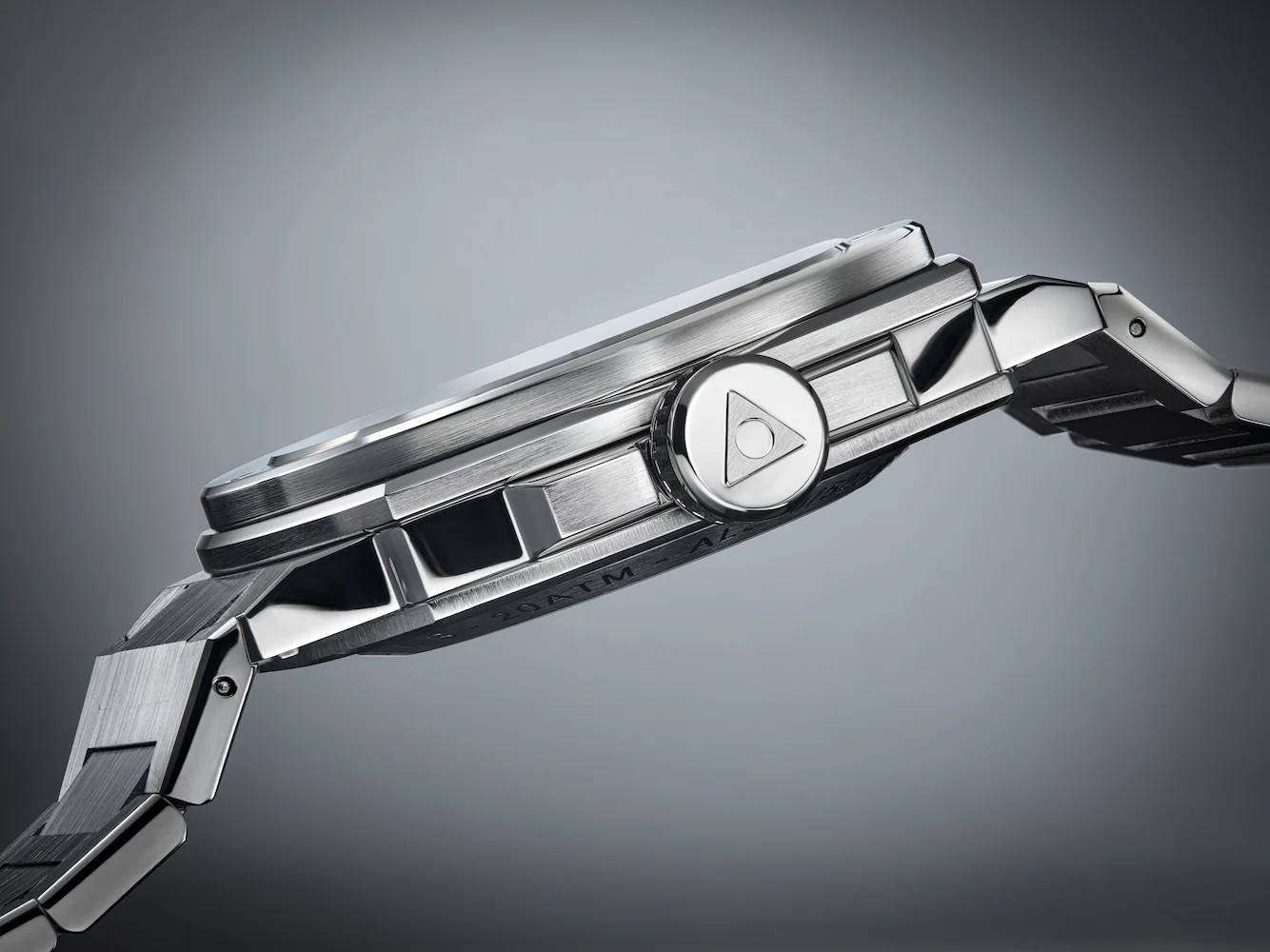 Alpina Alpiner Extreme Automatic Bracelet Watch - Image 3