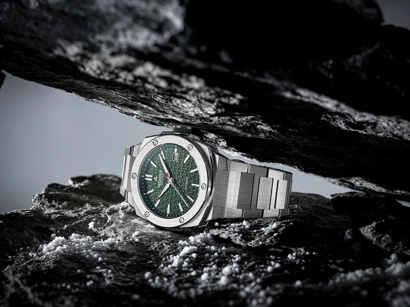 Alpina Alpiner Extreme Automatic Bracelet Watch - Image 4