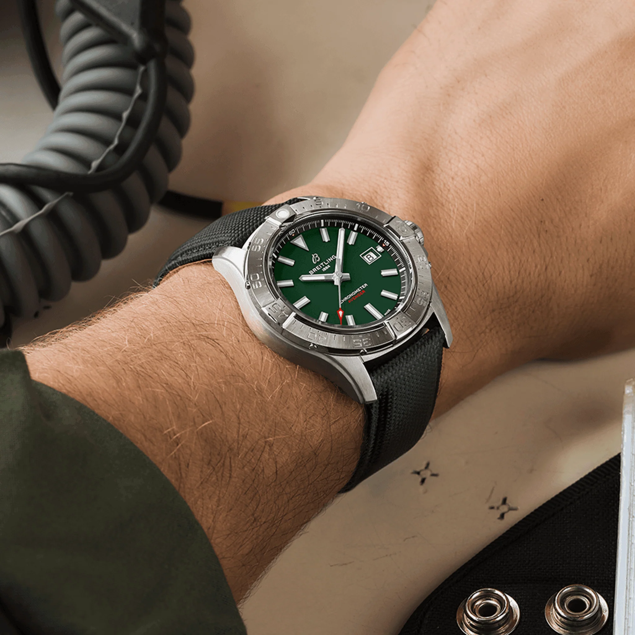 Breitling Avenger Automatic 42 Green Watch - Image 5