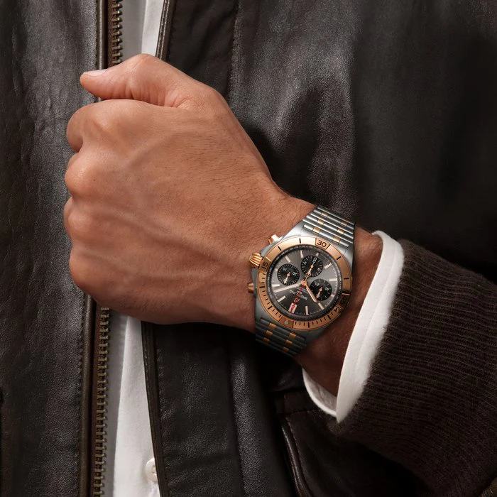 Breitling Chronomat B01 42 Anthracite Bracelet Watch - Image 5