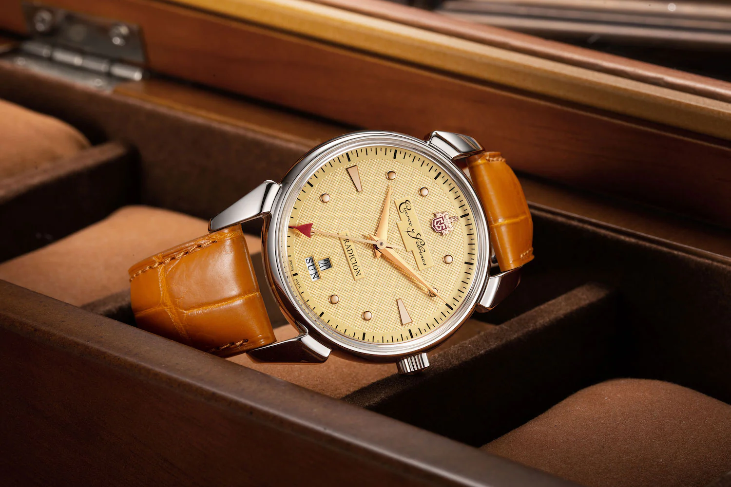 Cuervo y Sobrinos Historiador Tradicion San Rafael Limited Edition Watch - Image 4