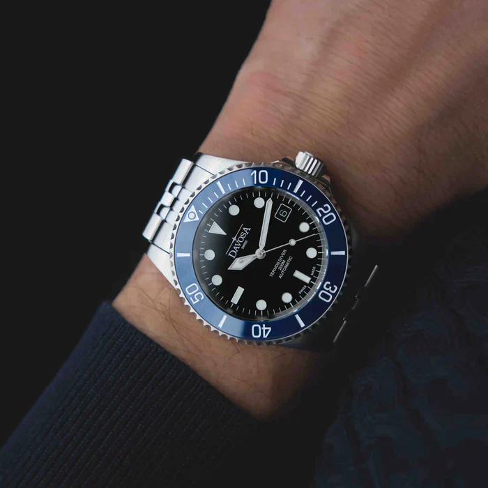 Davosa Watch Ternos Diver Black and Blue Dial Bezel Penta Link - Image 5