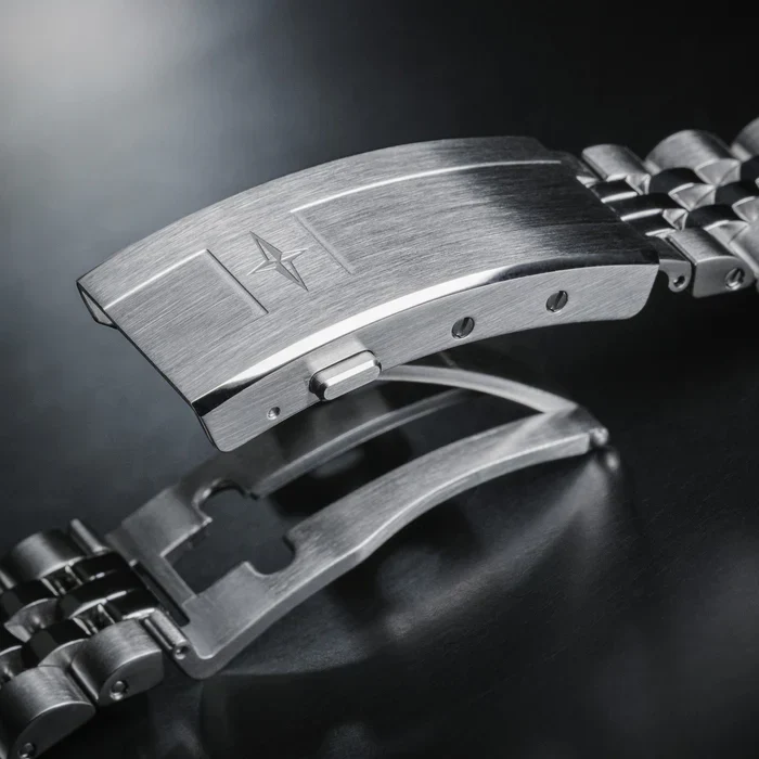 Davosa Watch  Ternos Diver Black Dial Penta Link Bracelet - Image 7