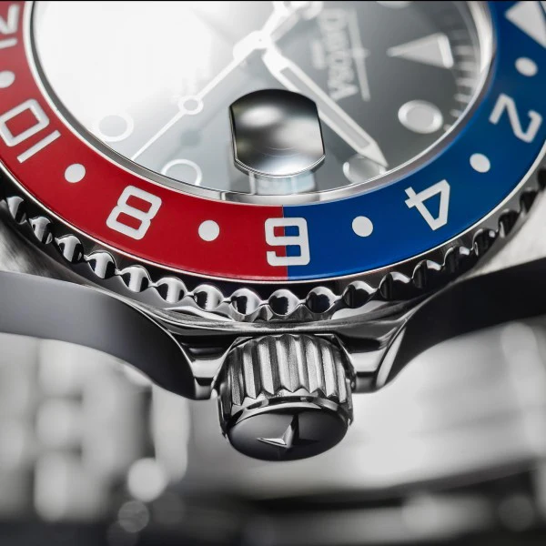 Davosa Ternos Professional GMT Tri Bracelet Watch - Image 2