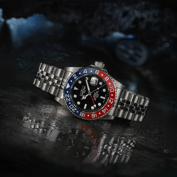 Davosa Ternos Professional GMT Tri Bracelet Watch - Image 4