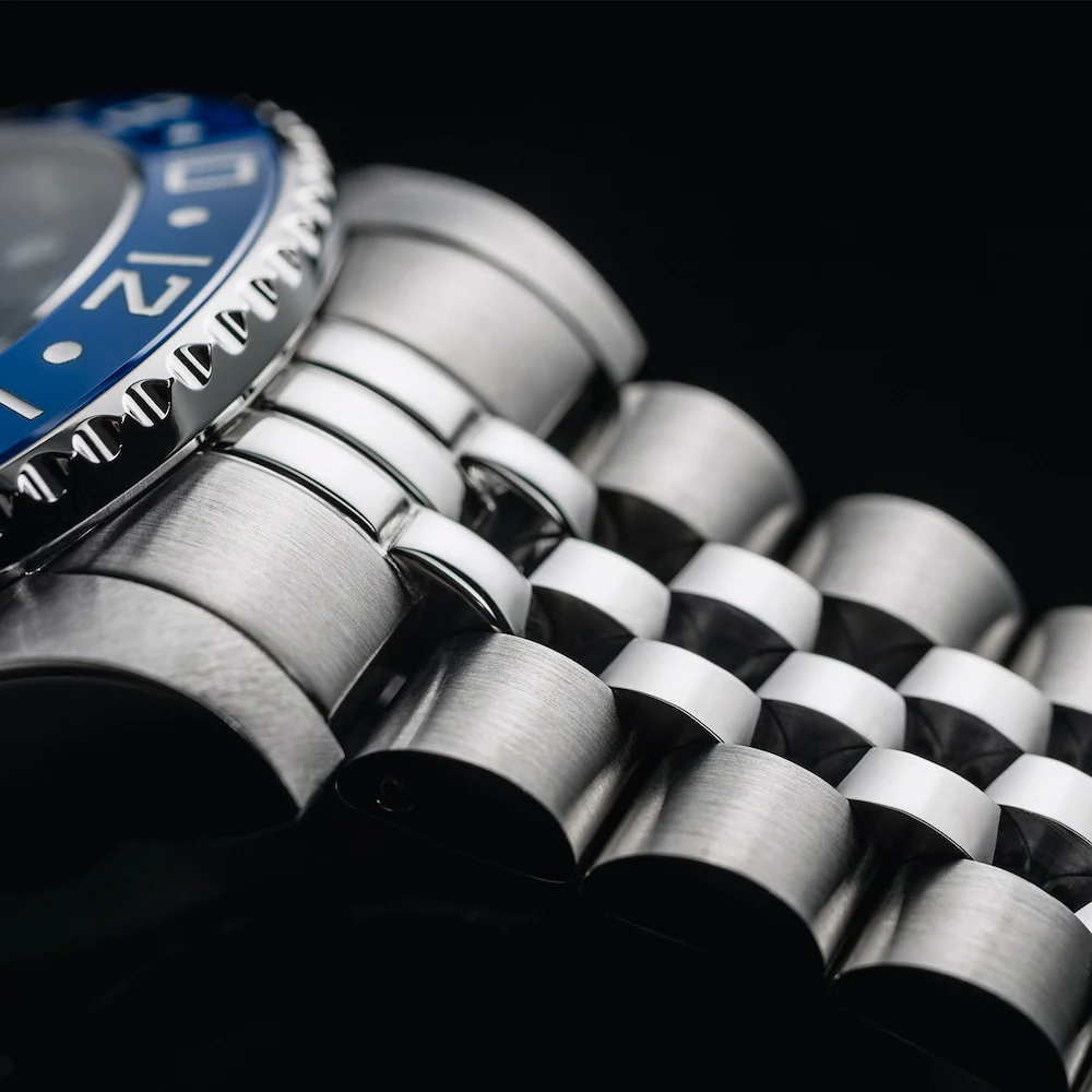 Davosa Ternos Professional TT GMT Watch - Image 4