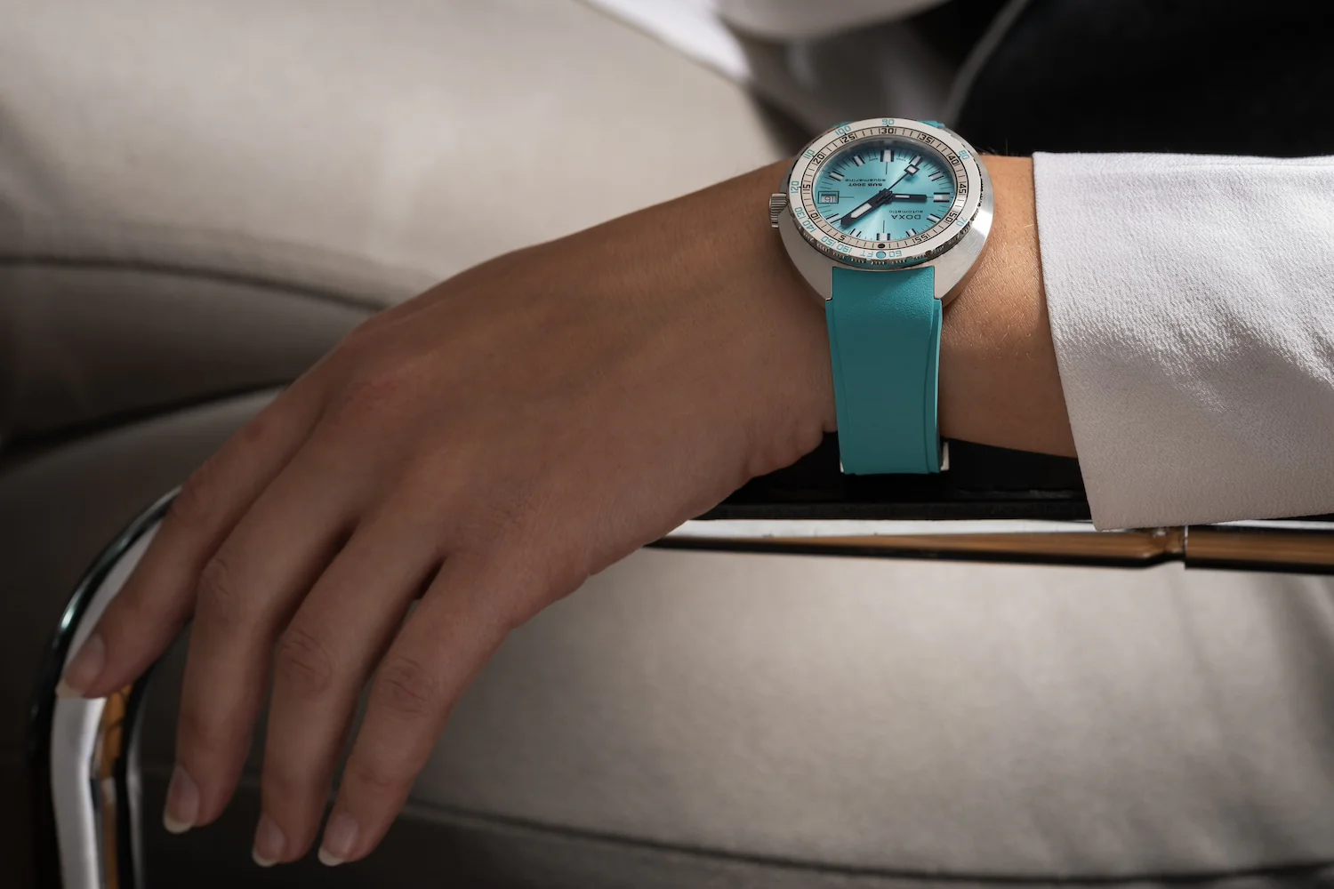 Doxa SUB 200T Aquamarine Sunray Watch - Image 4
