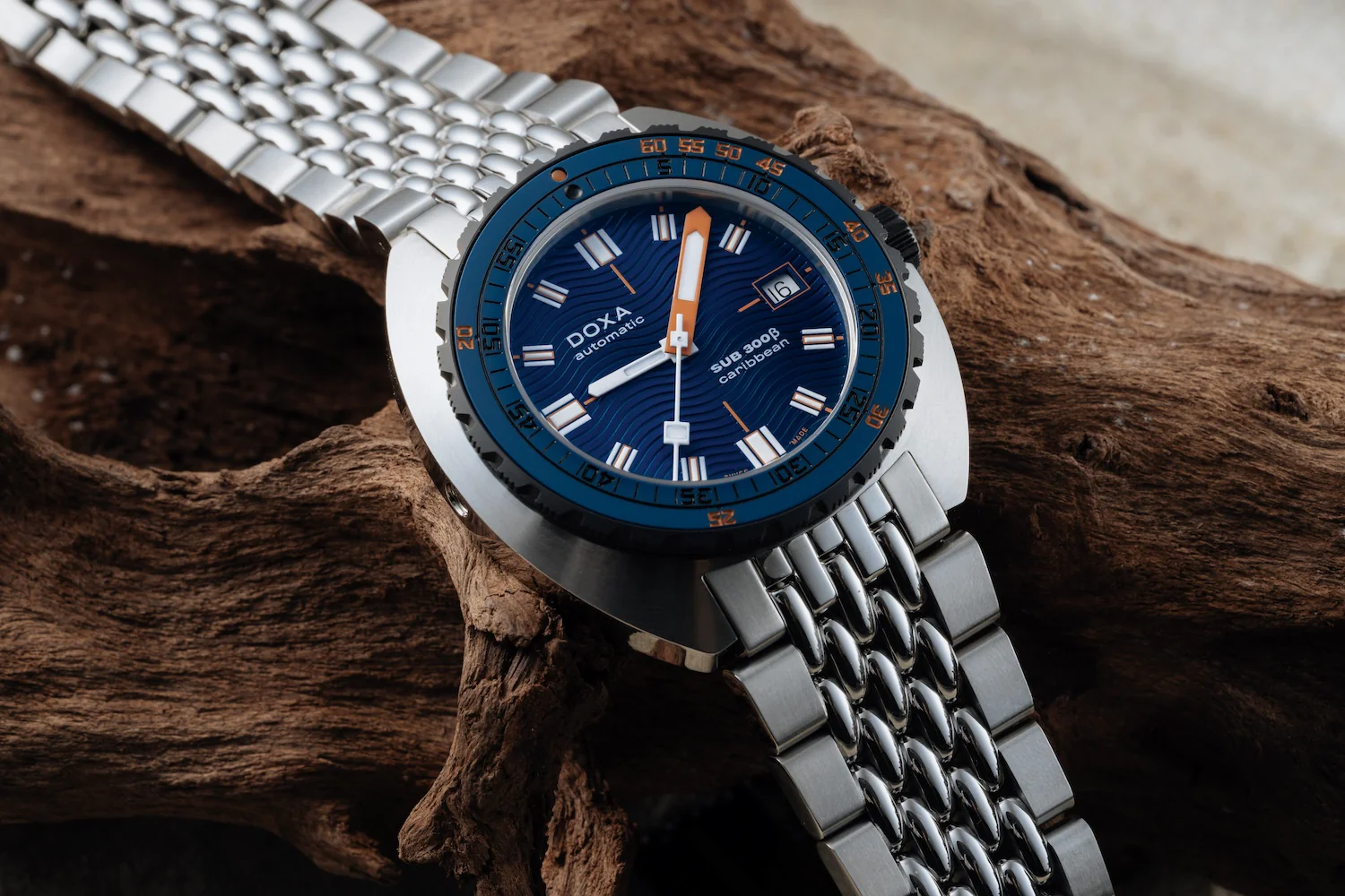 Doxa SUB 300 Beta Ceramic Steel Caribbean Bracelet Watch - Image 4