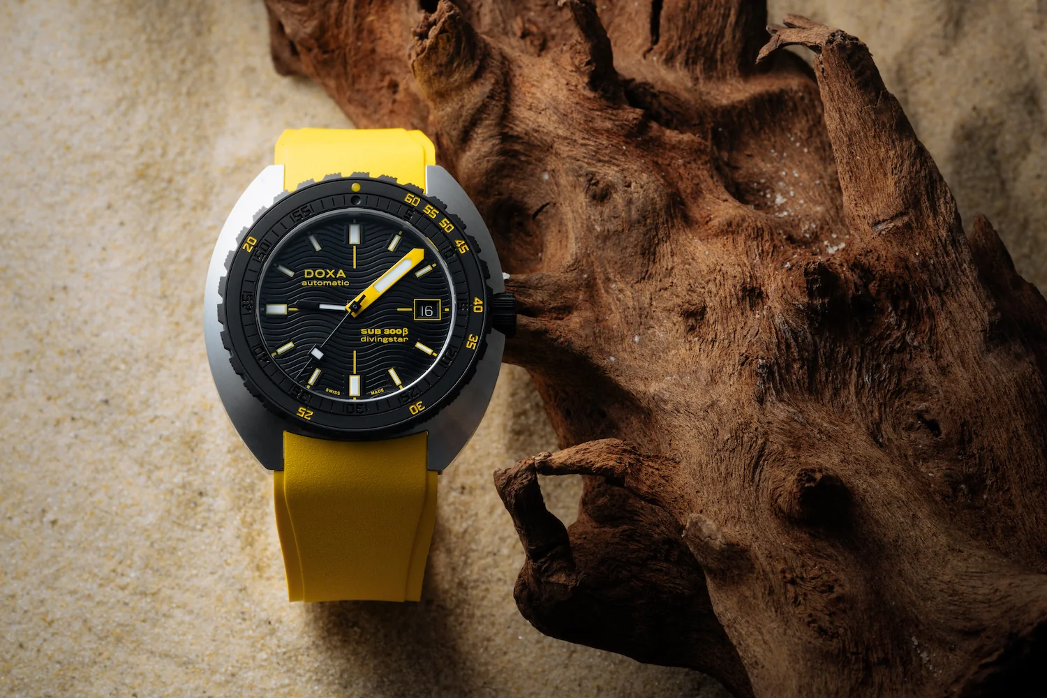 Doxa SUB 300 Beta Ceramic Steel Divingstar Rubber Yellow Watch - Image 4