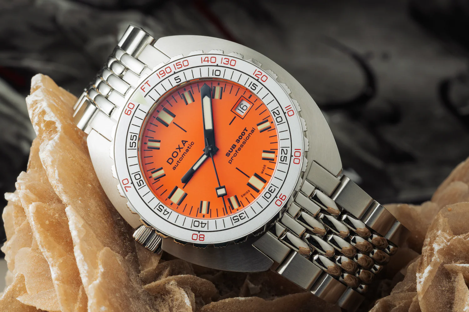 Doxa SUB 300T Aristera Limited Edition Watch - Image 9