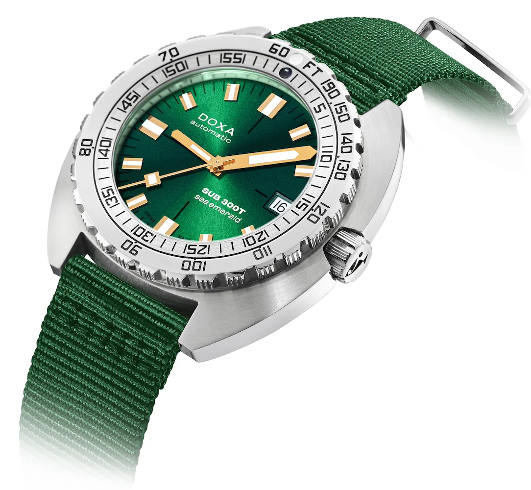 Doxa SUB 300T Sea Emerald Nato Watch - Image 2