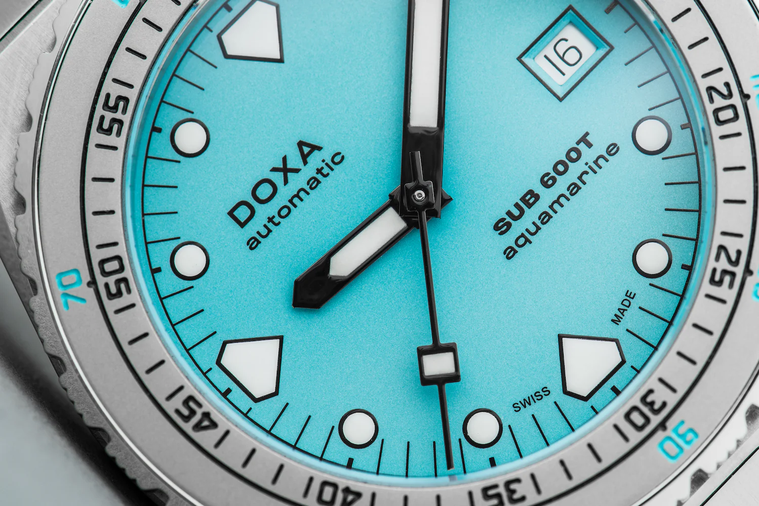 Doxa SUB 600T Aquamarine Bracelet Watch - Image 4