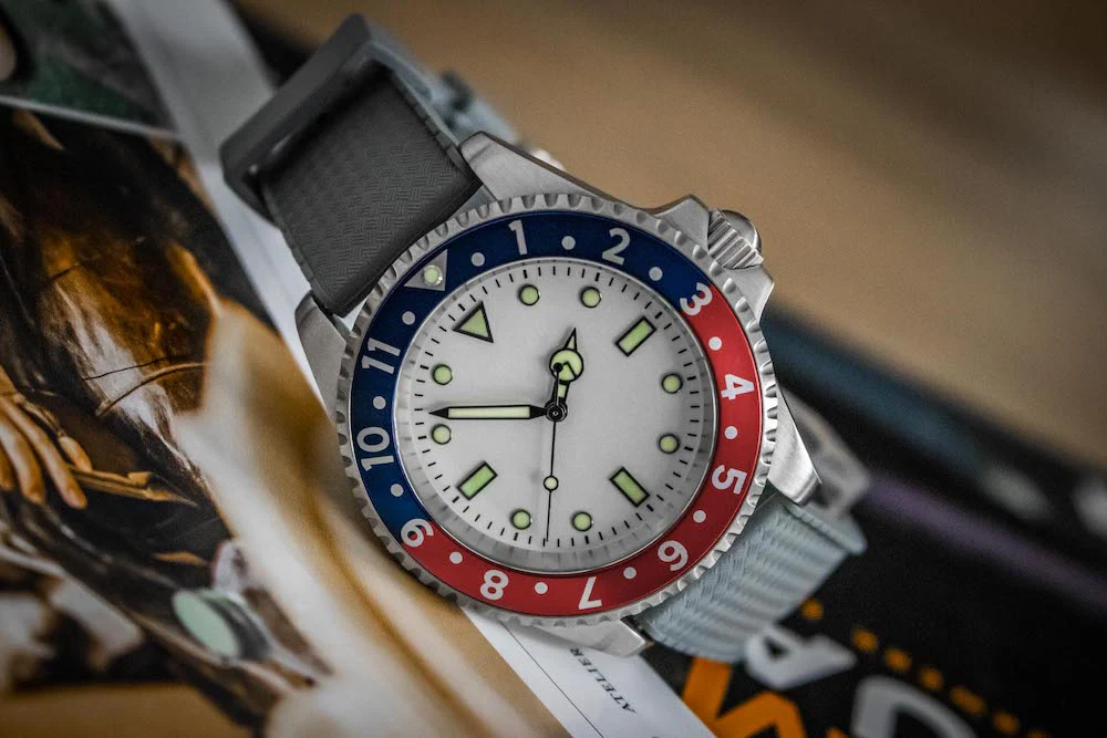 Enoksen Watch Dive E02/HW PanAm Red & Blue 12 Hour Special Edition - Image 4
