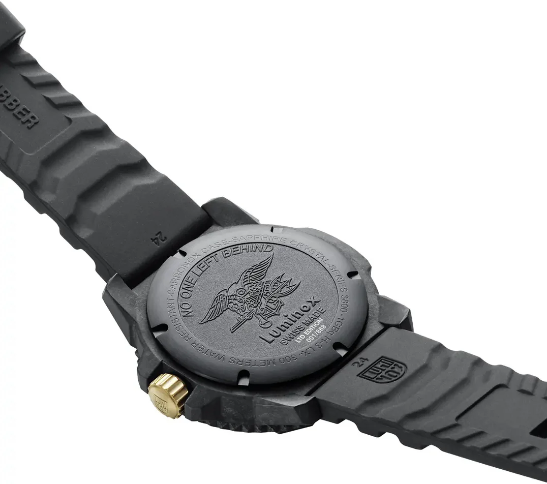 Luminox Master Carbon Seal 3800 Series Limited Edition Watch - Image 4