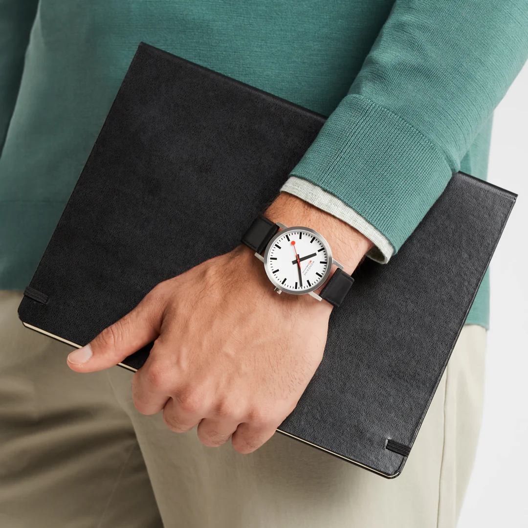 Mondaine Classic Watch D - Image 5