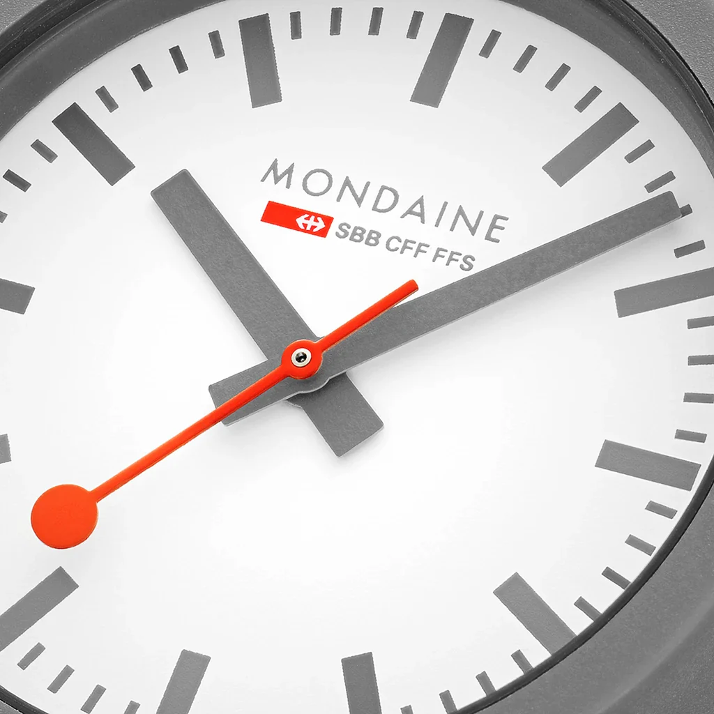 Mondaine Essence D - Image 4