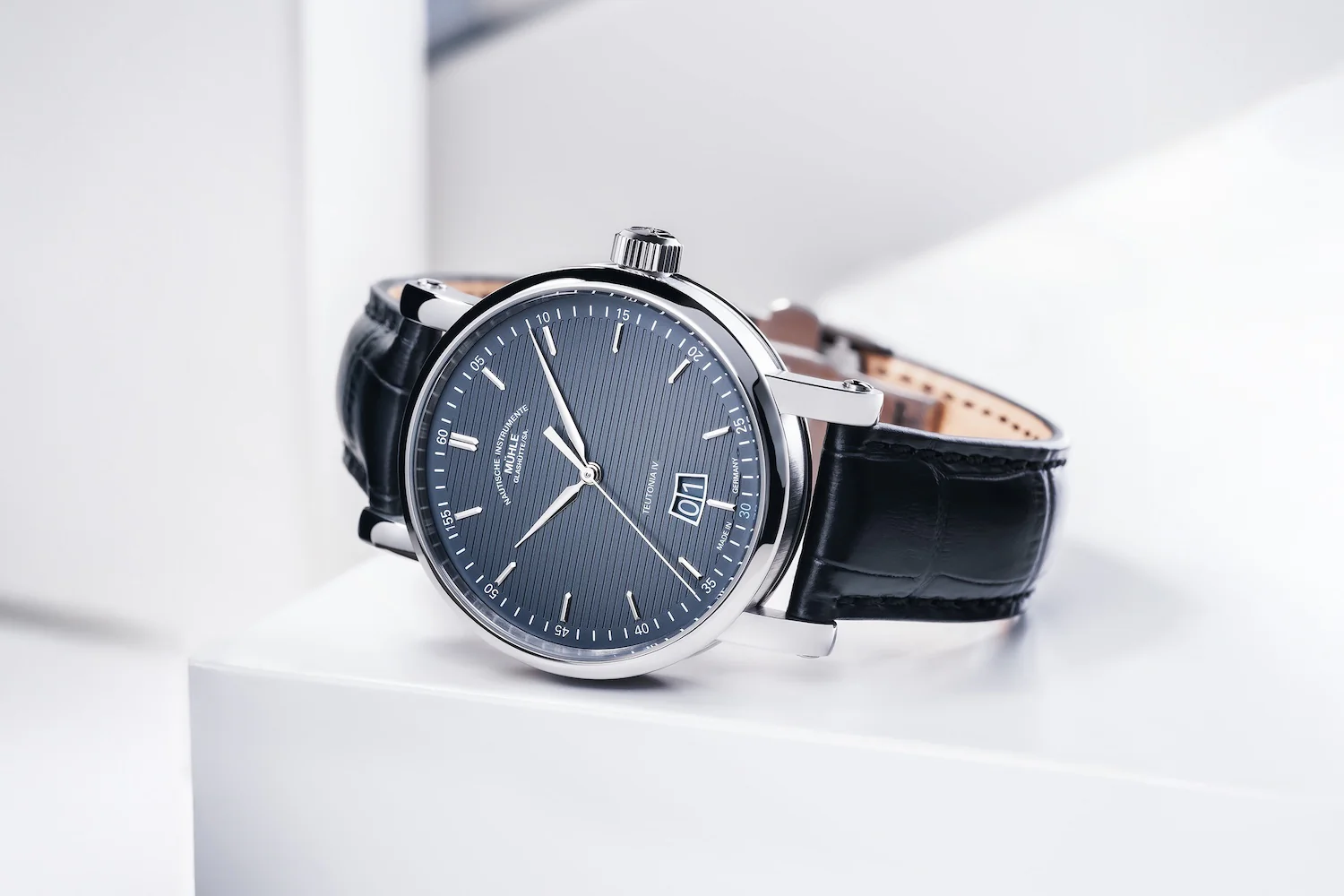 Muhle Glashutte Teutonia IV Big Date Limited Edition Watch - Image 4