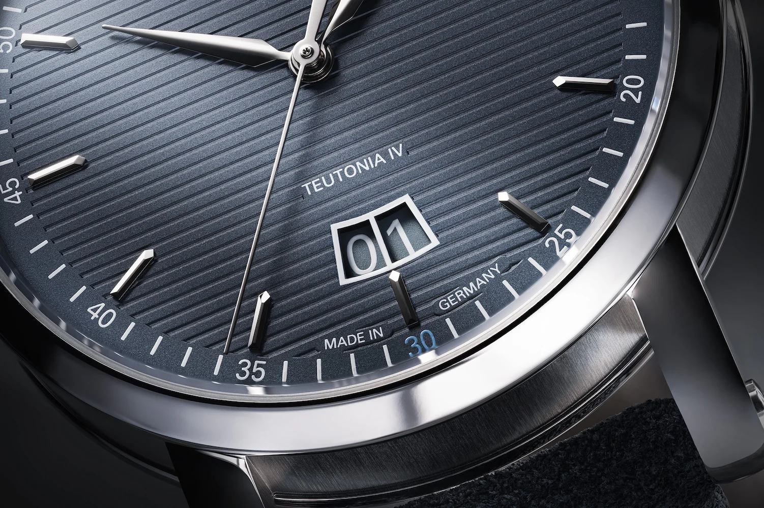 Muhle Glashutte Teutonia IV Big Date Limited Edition Watch - Image 3