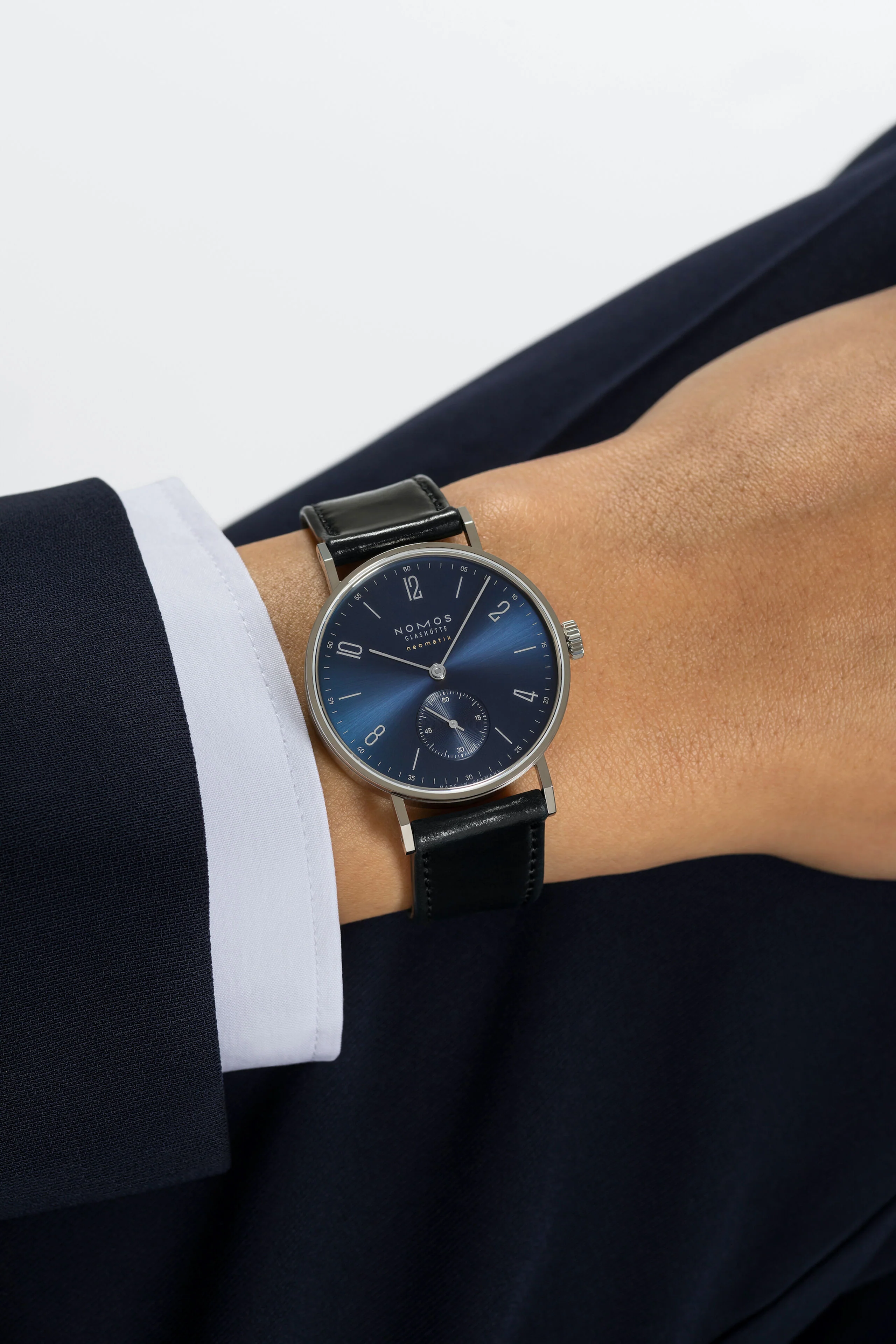 Nomos Glashutte Tangente Neomatik 39 Blue Gold Sapphire Crystal Watch - Image 8