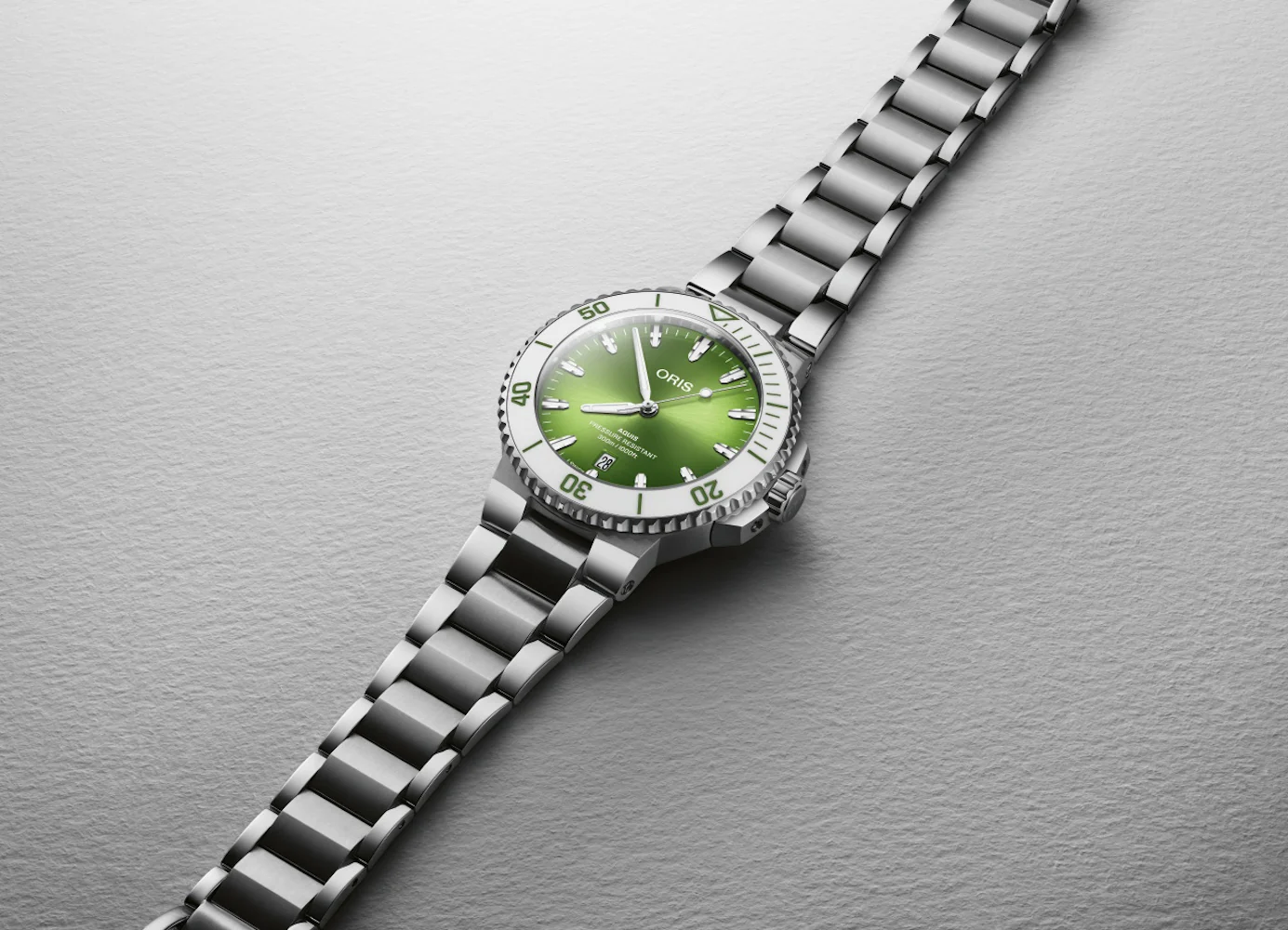 Oris Aquis Date 41.5mm Taste Of Summer Green D - Image 2