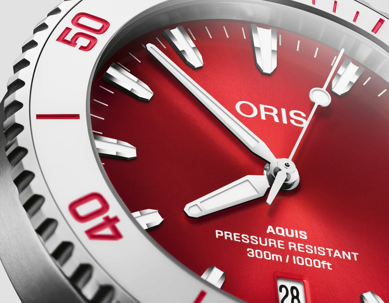 Oris Aquis Date 41.5mm Taste Of Summer Red - Image 2