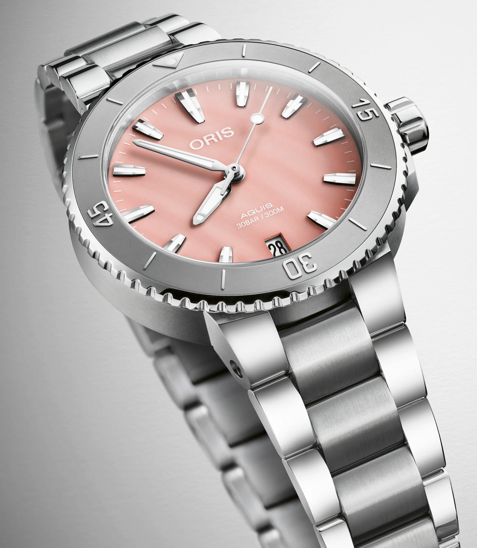Oris Aquis Date Blush Pink - Image 2
