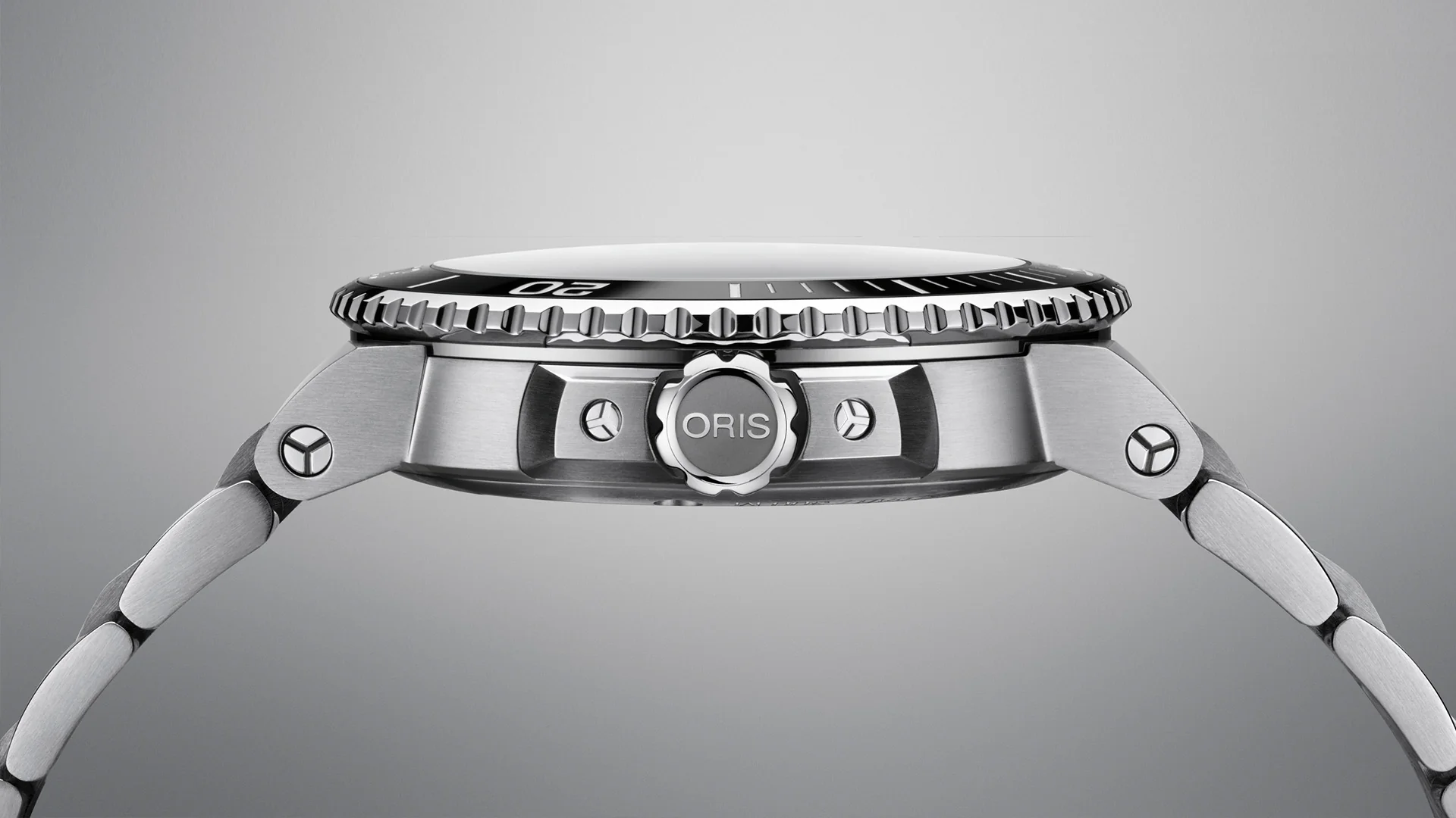 Oris Aquis Date Bracelet - Image 2