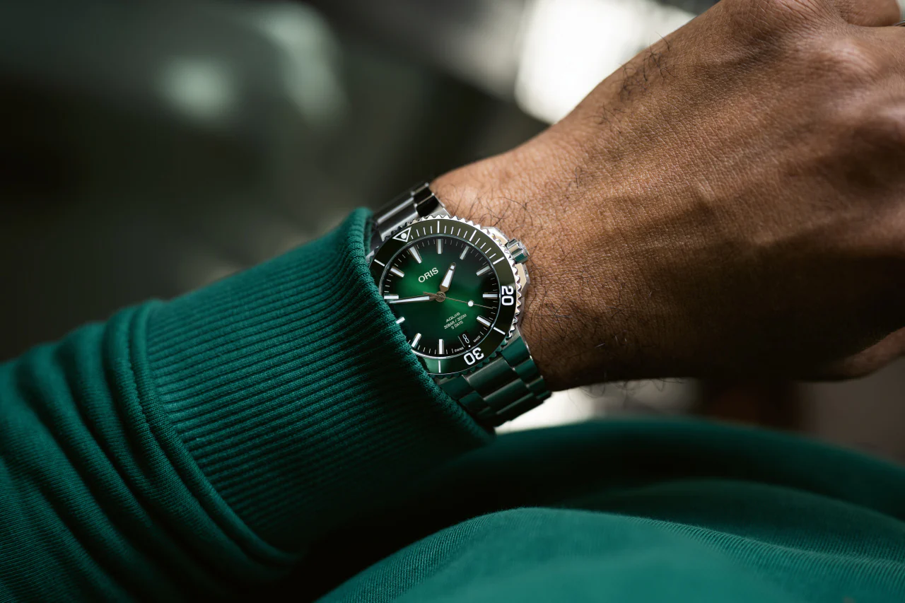 Oris Aquis Date Calibre 400 Green Bracelet - Image 4