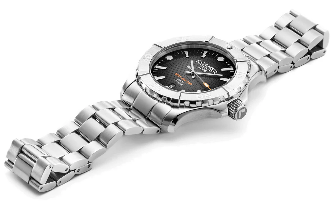 Roamer Deep Sea 200 Black Watch - Image 3
