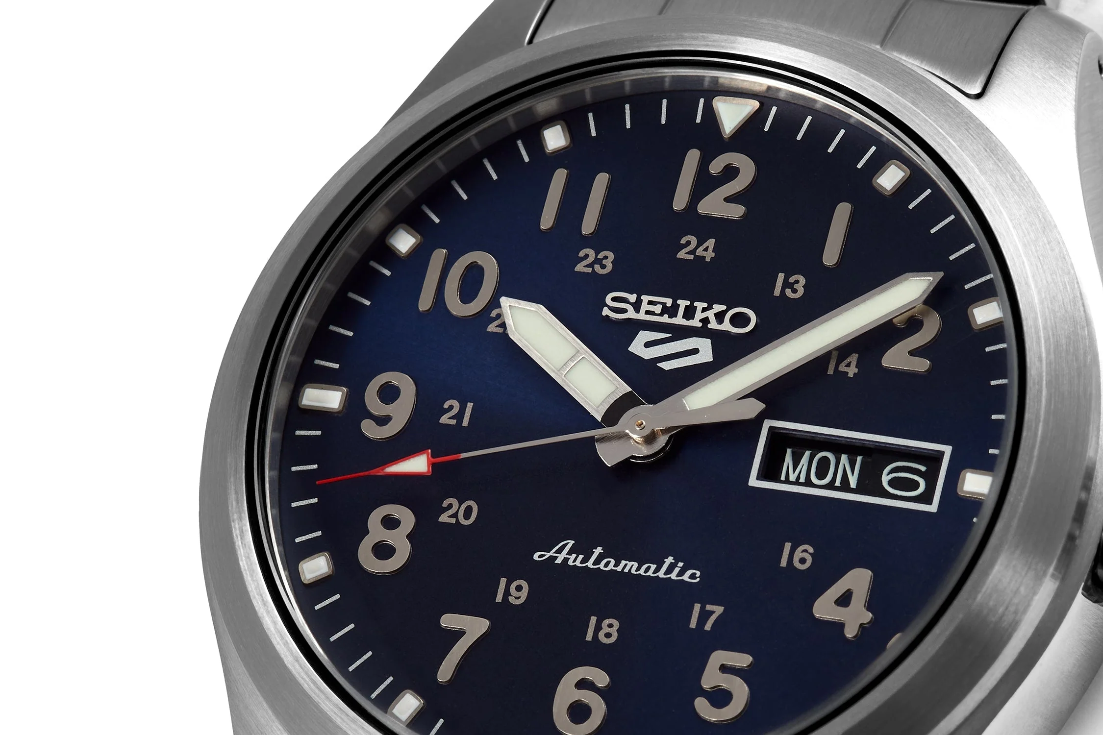 Seiko 5 Sports Field Mens Watch - Image 3
