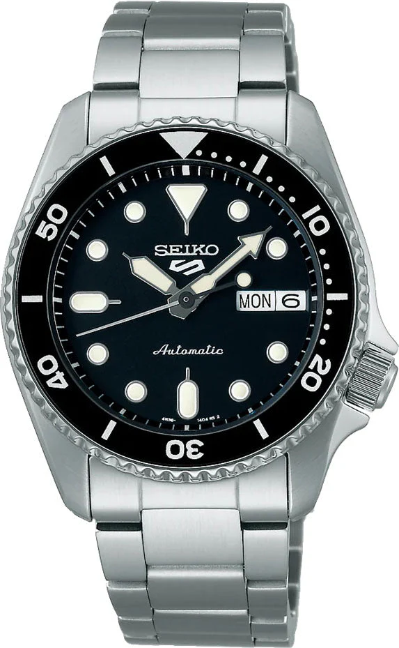 Seiko 5 Sports SKX Midi Black Mens Watch