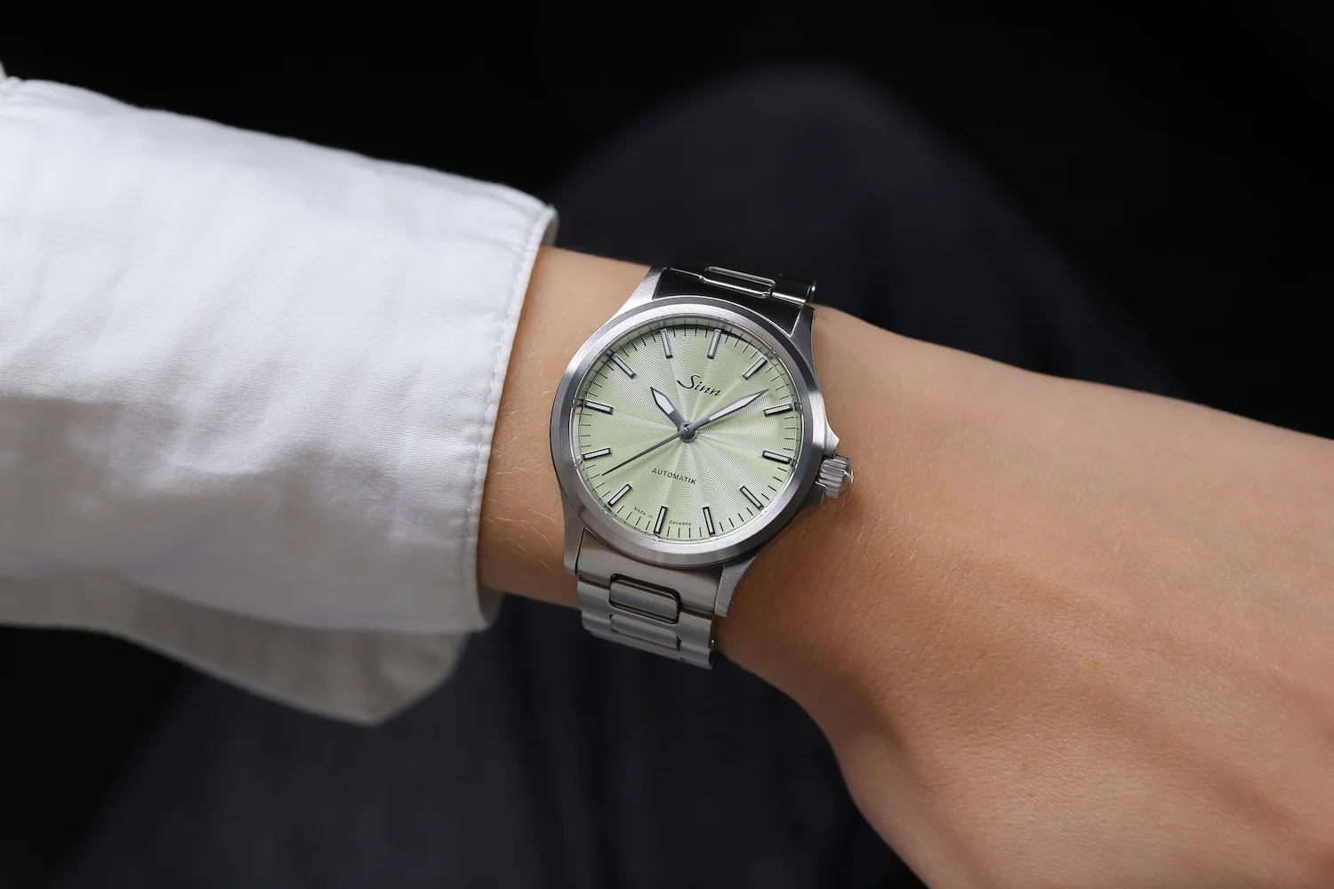 Sinn 556 Sage H-Link Bracelet Limited Edition Watch - Image 4