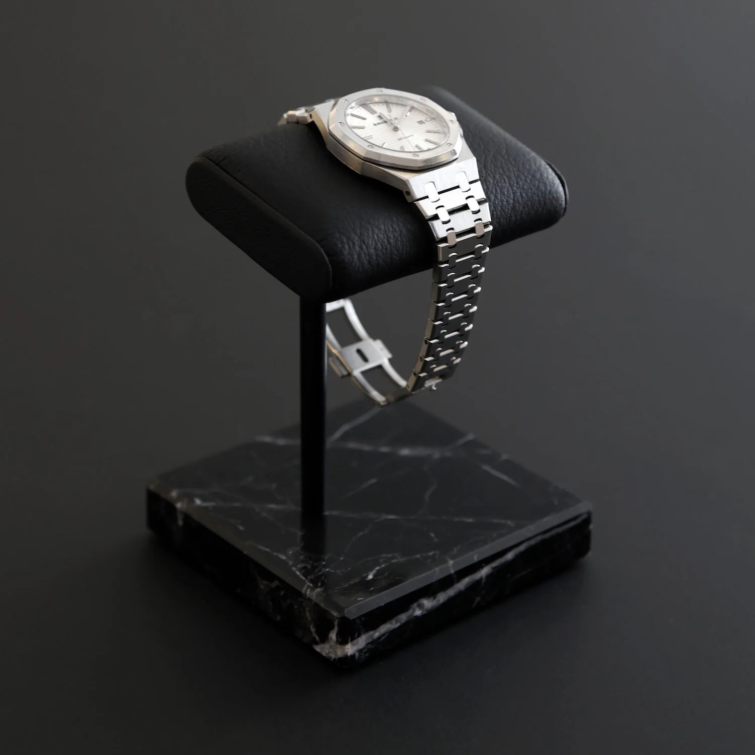The Watch Stand Classic Black D - Image 6