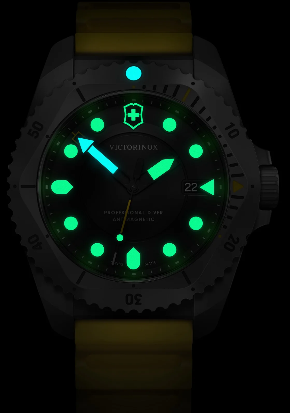Victorinox Dive Pro Quartz Three Hands Titanium Watch - Image 6