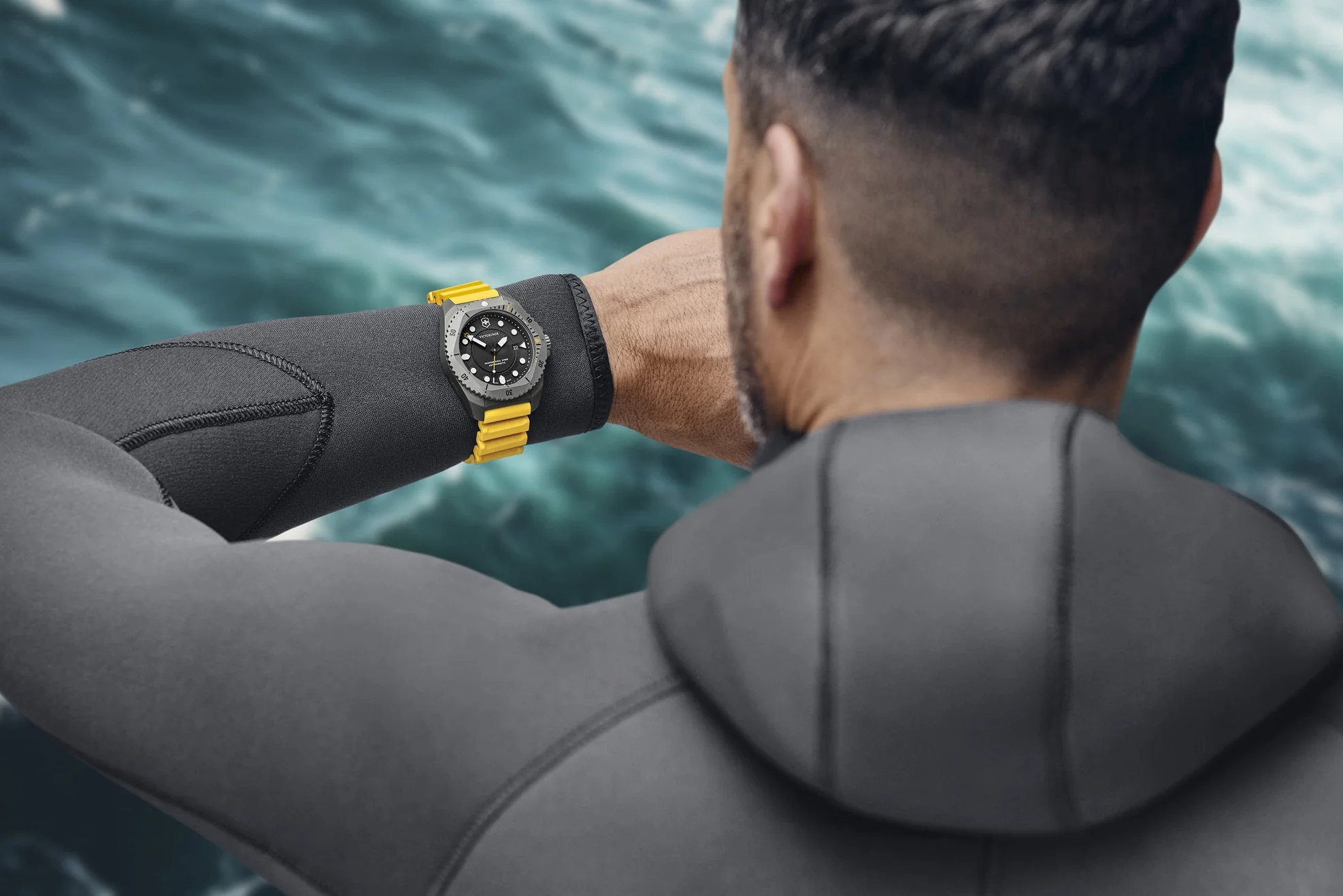Victorinox Dive Pro Quartz Three Hands Titanium Watch - Image 7