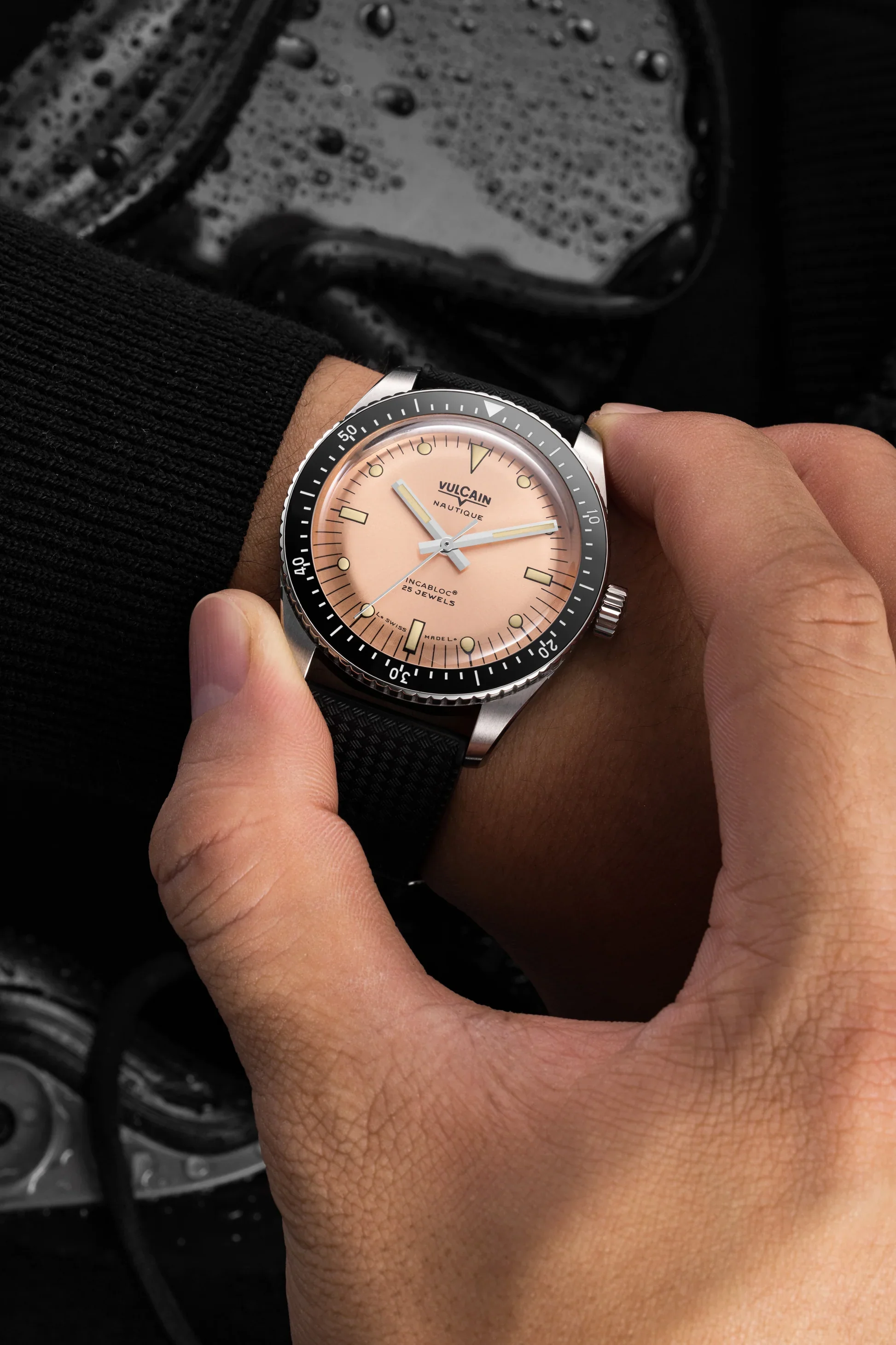 Vulcain Skindiver Nautique Salmon Rubber Limited Edition Watch - Image 4